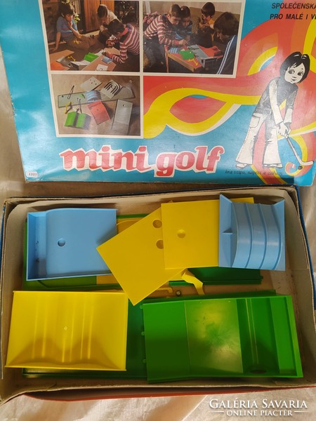 Retro mini golf játék