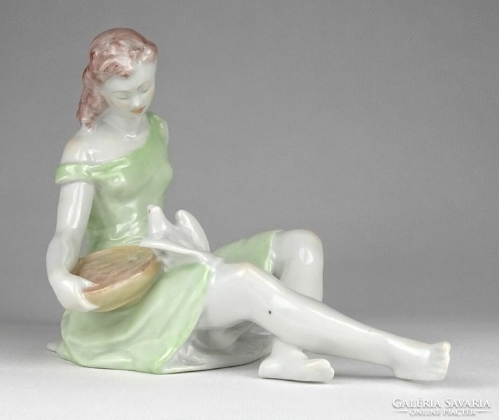 1N579 Galambot etető Kőbányai porcelán nő figura 18.5 cm