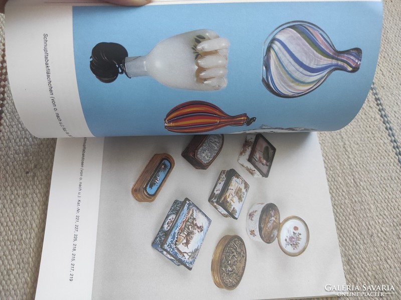 Burnót, tubák, pipázás - tárgyak a dohányzás kultúrtörténetéből - német könyv