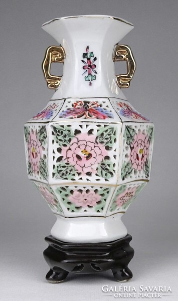 1N597 openwork decorative Chinese porcelain vase 17 cm