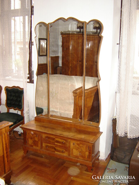 Antique peasant bedroom furniture set