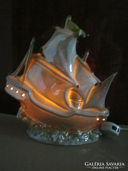 Vitorlás hajó porcelán lámpa