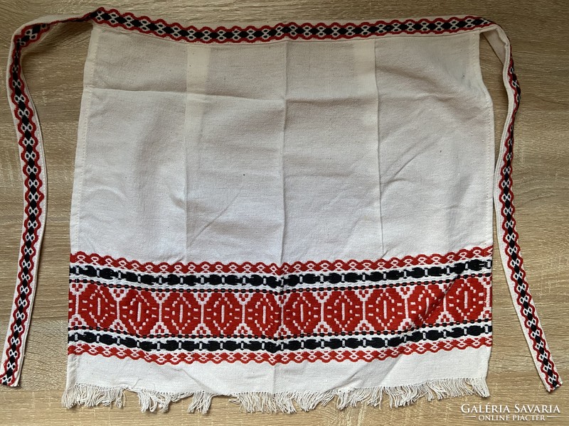 Folk motifs apron