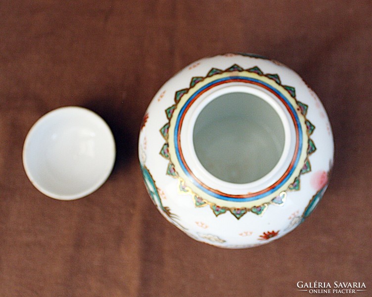 Oriental porcelain storage box with lid
