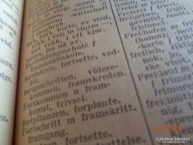 German - Norwegian, pocket dictionary, Oslo 1941....-8 X 15 cm