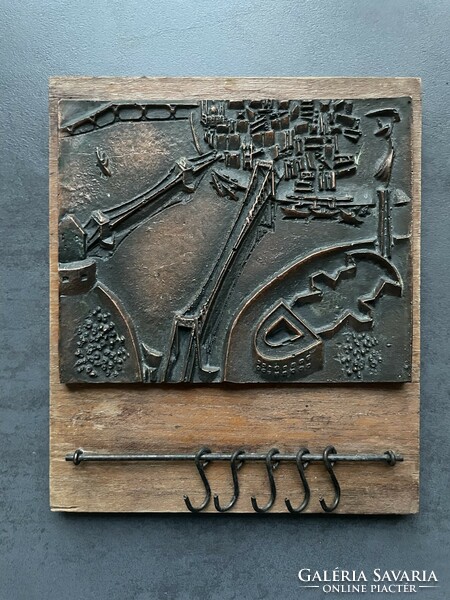 Iparművészeti alkotás, Budapest bronz plakett, fali kulcstartó, 15 x 12 cm