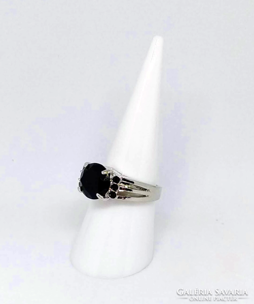 10 K white gold filled ring with black stones (272) size: 7/54