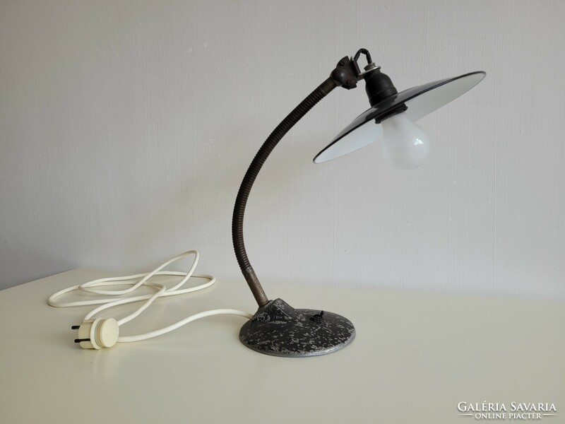 Old laryngeal tube workshop lamp enamel burr vintage table lamp