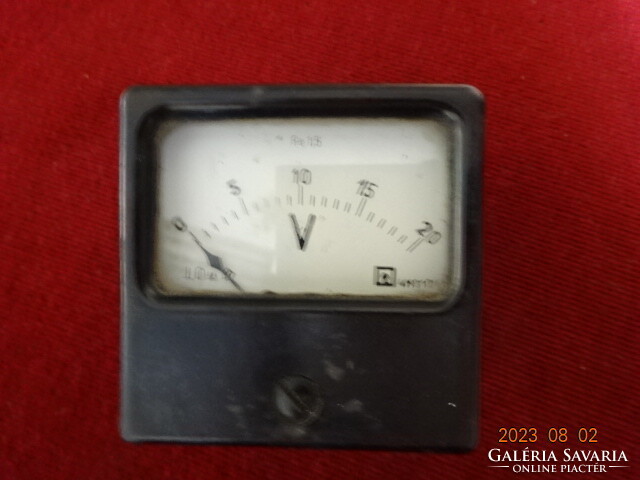 It was a meter with a bakelite cover, maximum 20 watts. Jokai.