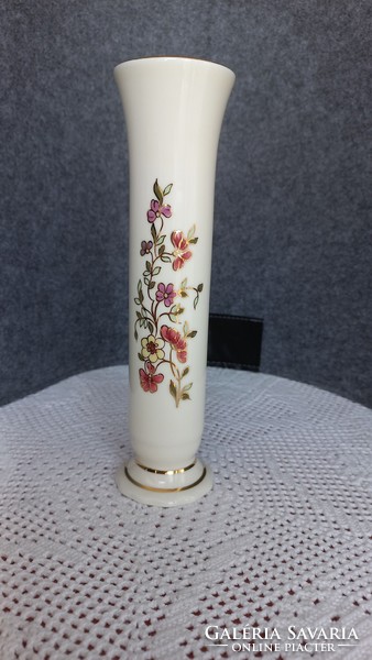 Zsolnay porcelán virágos váza, 20 X 5,5 cm, jelzett, számozott, kézi festésű, vitrin állapotban