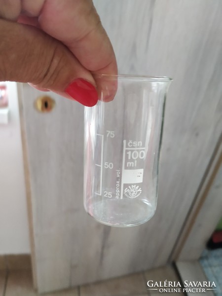 Czeszlovak glass 100 ml, measuring device, flask, 3 pieces for sale!