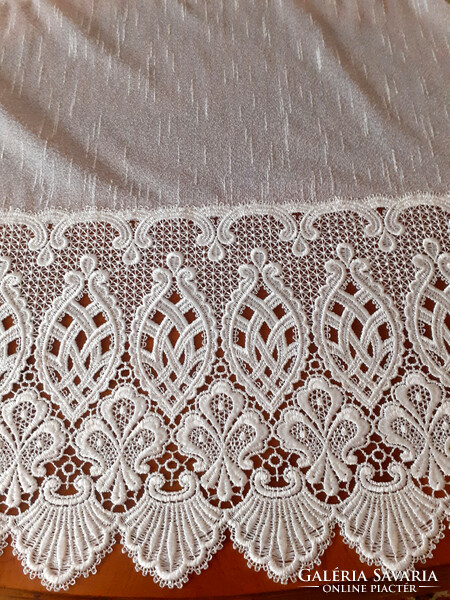 Beautiful vintage curtains with a lace bottom.. 2 pcs. 520 X 240 cm