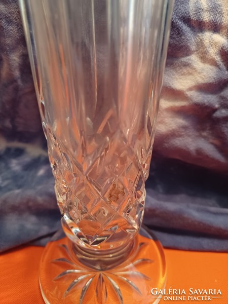 Lip crystal vase