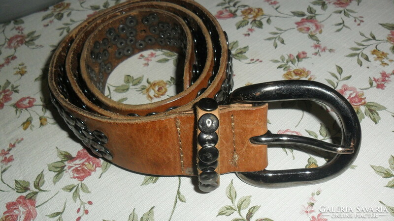 Liebeskind berlin, full-length studded thick leather belt. 107 X 4 cm.