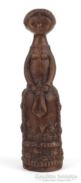 1N726 ceramic lady figure with a knife 24 cm