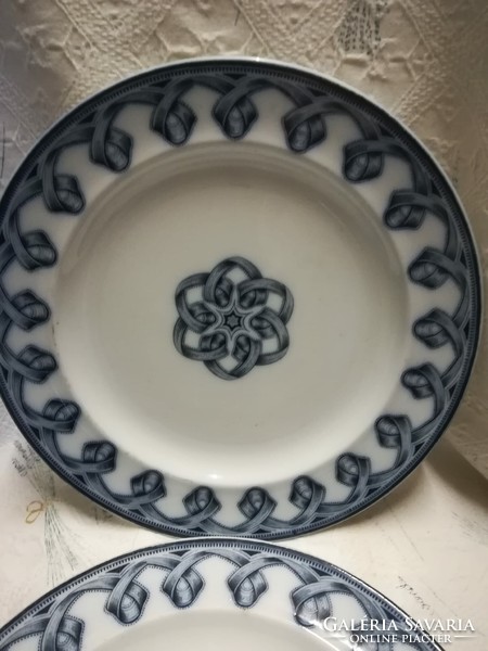 Antik lapos tányér