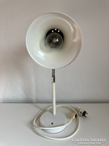 Fehér színű, gégecsöves retró asztali lámpa (Szarvasi ?) - Lámpa