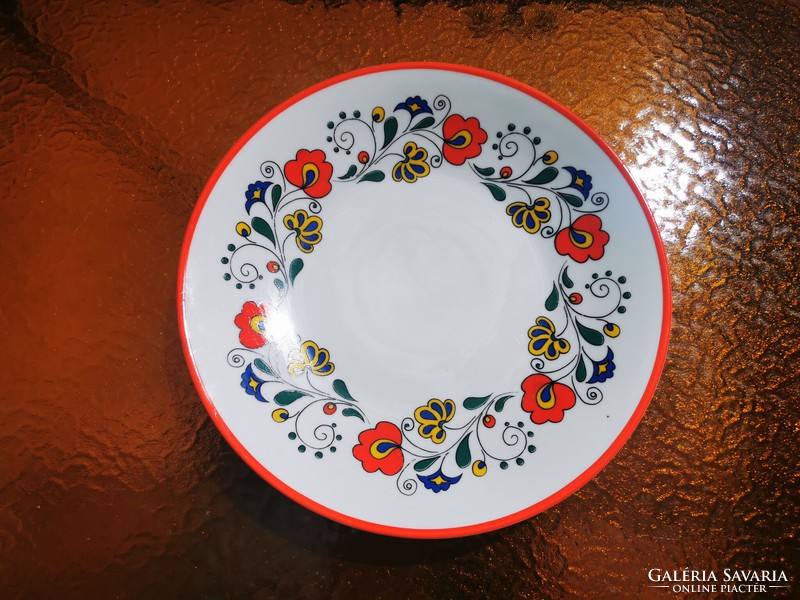 Wall plate from Zsolna with Kalocsa pattern