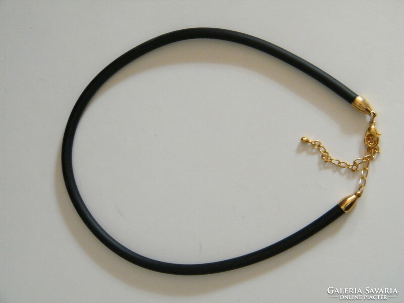 Rubber necklace with gold-plated clasp