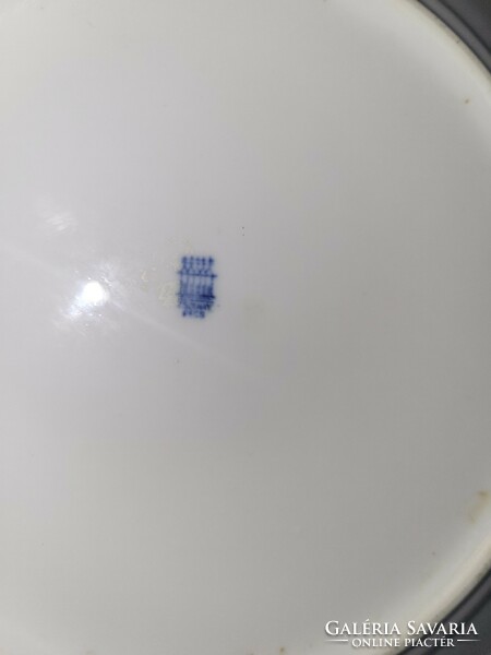 1 db Zsolnay jelzésű porcelán nagy lapos tányér, kobaltkék csíkkal