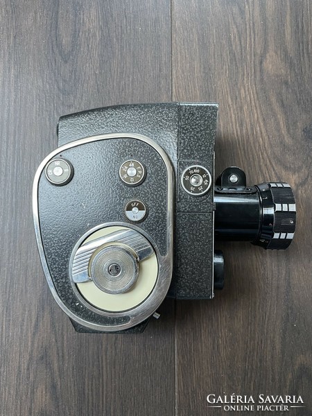 Quartz zoom zenith 8mm cinema camera