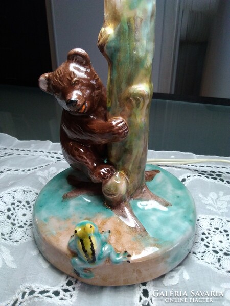 Ceramic lamp with a bear running away from a small frog, beautiful colors, new hood.