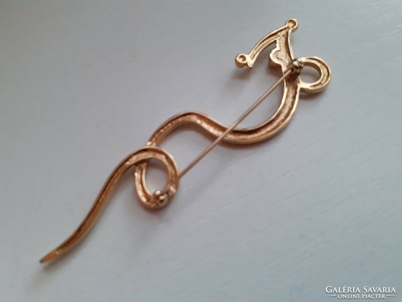 Retro beautiful condition richly gilded brooch with safety pin
