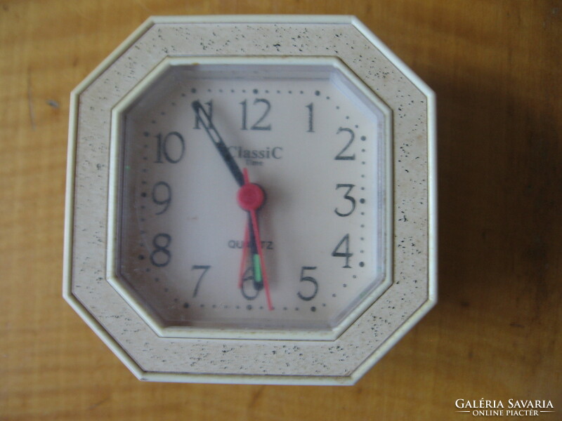 Drapp poppy classic time alarm clock