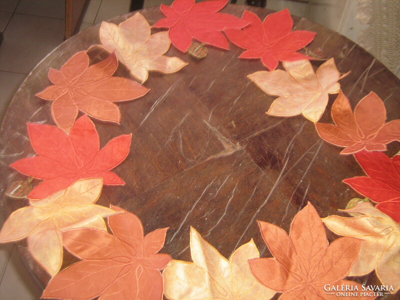 Gyönyörű őszi színű dekorációs fényes selyem levél futó