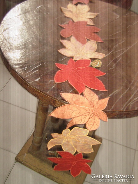 Beautiful fall color decorative shiny silk leaf runner