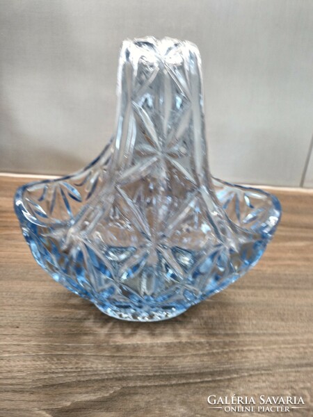 Kék öntött üveg kosár