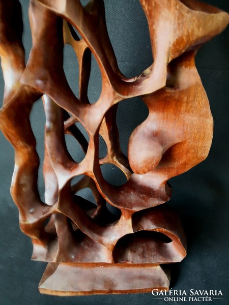Dt/354. – Hand-carved, biomorphic wooden sculpture