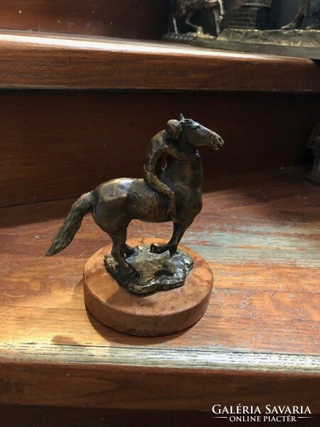Art deco equestrian bronze statue, t. L. With bow, height 14 cm.