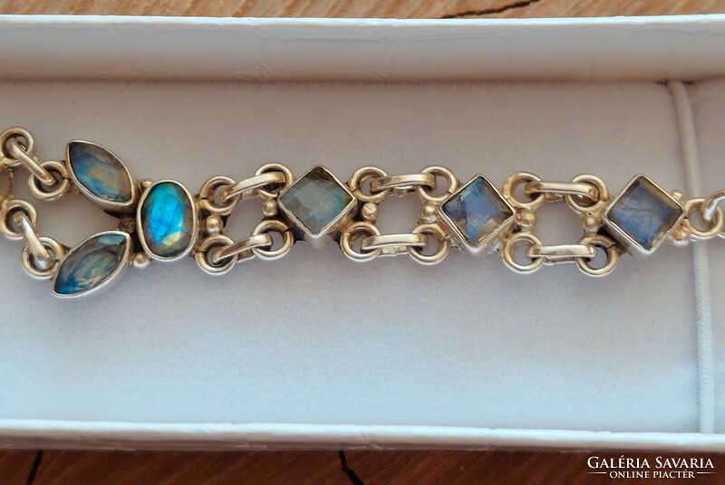 A wonderful silver bracelet with moonstones