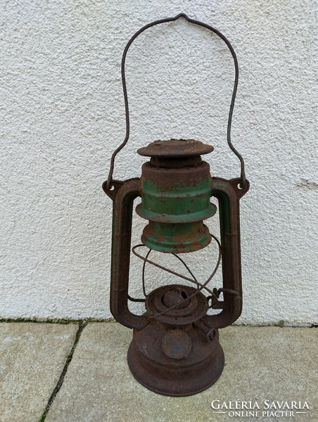 Kerosene lamp, storm lamp