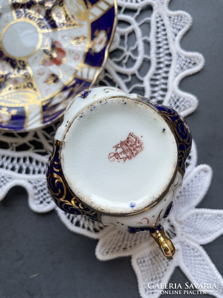 Antique Imari pattern English richly gilded, hand painted sumptuous cup set
