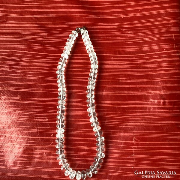 Row of rock crystal beads 44 cm.