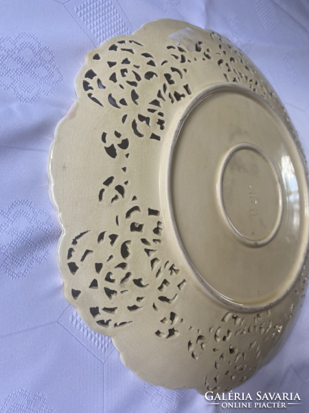 Zsolnay wall plate with openwork flower pattern
