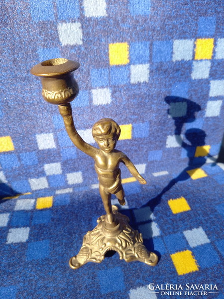 Puttó figurás pazar bronz antik gyertyatartó (20x9,6 cm)