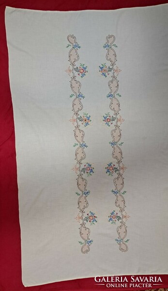 Embroidered large tablecloth (l4086)