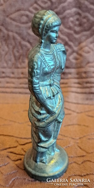 Lead miniature lady, checker statue (l4064)