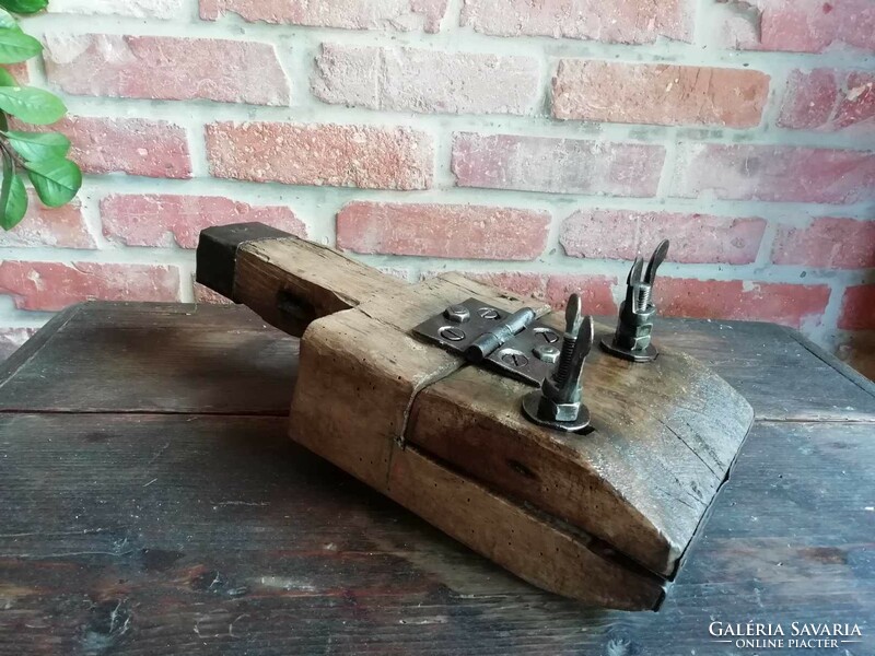 Leather sewing tool, leather sewing colt's jaw, with nice forged parts, in refurbished condition