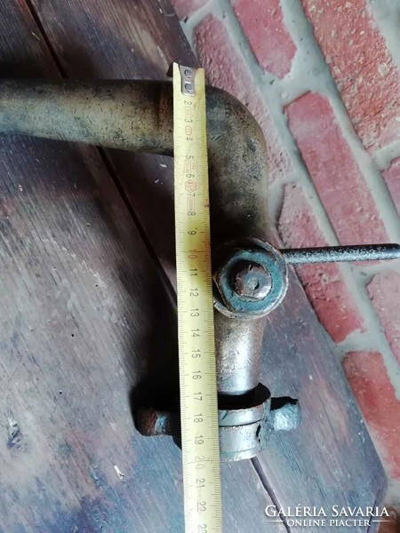 Réz borcsap, békebeli darab, kb. 2-3 kilós masszív boros hordó csapja, borászati kellék, LEÁRAZVA!