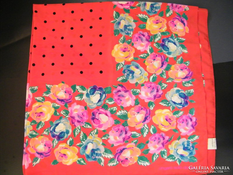 Large Hungarian solo donna silk scarf