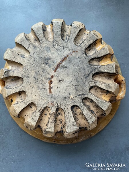 Nagyon régi népi fazekas kerámia kuglóf sütő forma-  kemencébe ideális