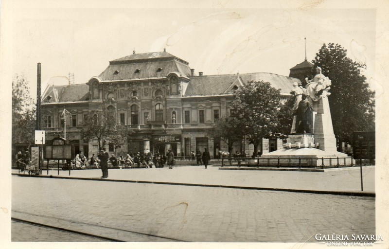 280 --- Nyíregyháza of a running postcard, Kossuth tér