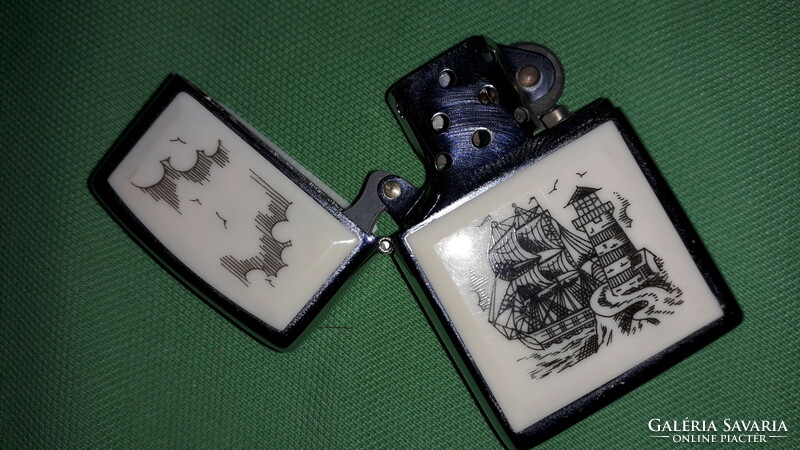 Beautiful quality holly hawk metal, sailboat ornament Zippo gasoline self-collector according to the pictures