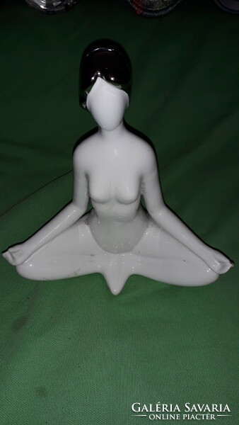 Gyönyörű Art Deco eozinos porcelán figura női akt jóga meditatív póz LÓTUSZÜLÉS a képek szerint