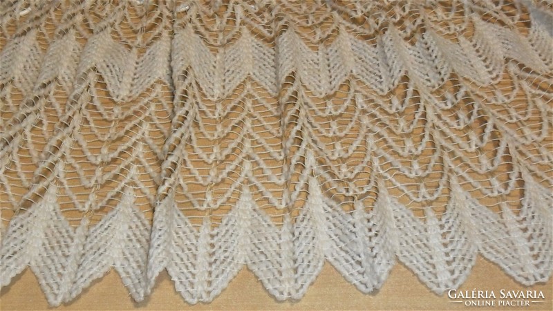 Beautifully patterned, beige, ready-made curtain. 252 X 208 cm.