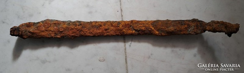 Roman or medieval shipwreck iron clasp. Size: 35 cm.
